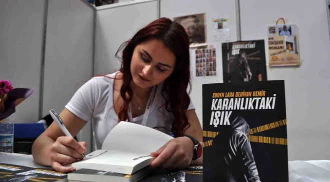 Eskişehir’de Meslek Lisesi Öğrencisi 18 Yaşındaki Sudem Lara Berivan Demir, İkinci Kitabını Çıkartmaya Hazırlanıyor